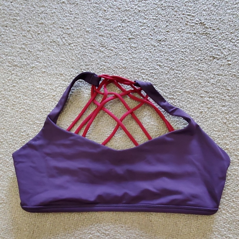 Lululemon free to be sport bra
